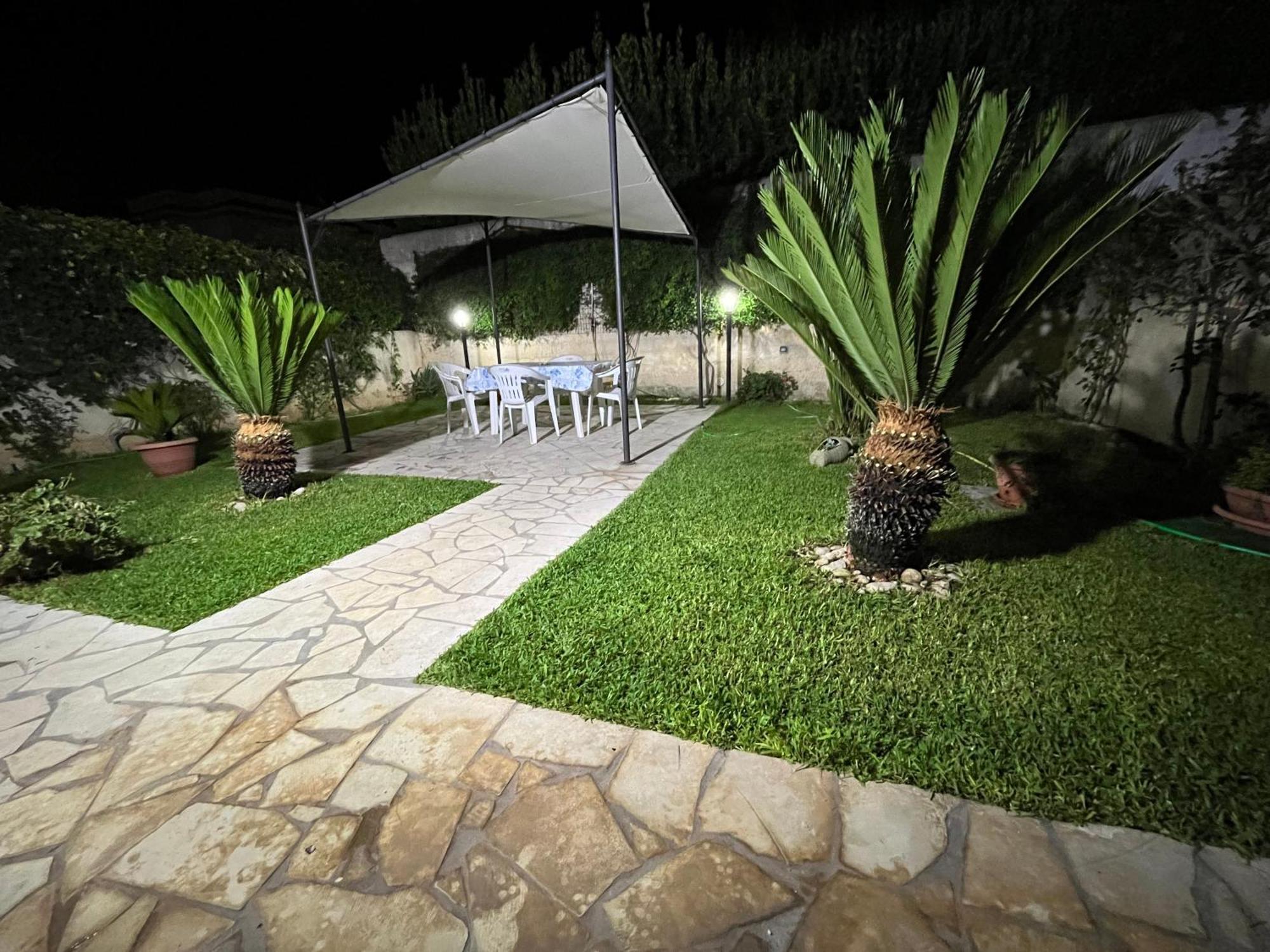 Villa Relax Lido di Noto Екстер'єр фото